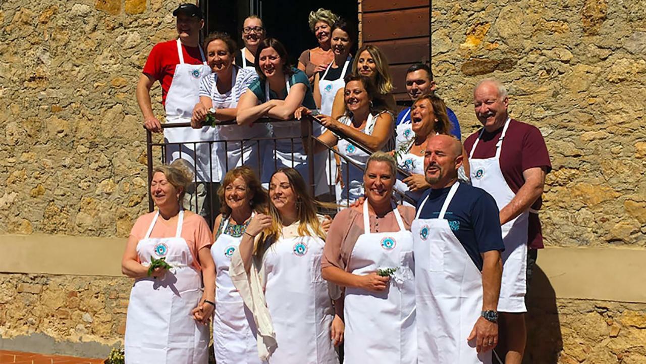 B&B Il Glicine Montefollonico Buitenkant foto